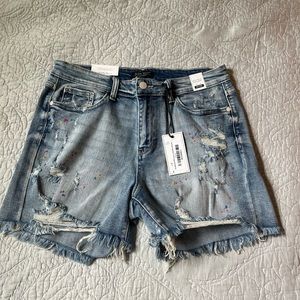 Judy Blue paint splatter denim shorts!